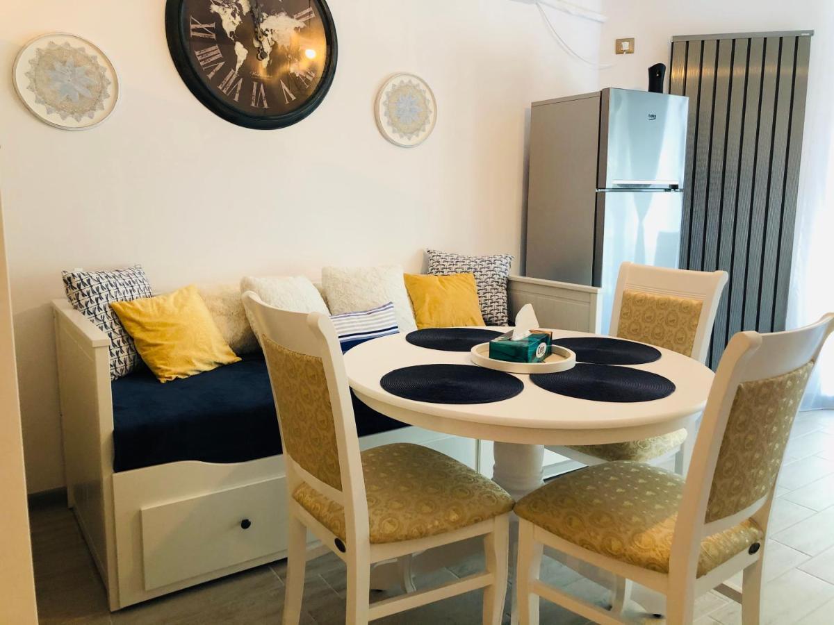 Baby Sea View And Pools Apartment- Mamaia Beach Resort Неводарі Екстер'єр фото